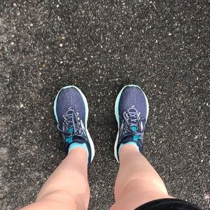 Meet your Posher, Sharon